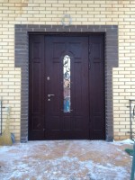 Металические двери со стекло пакетом и ковкой