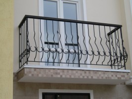 Кованные ограждения балконов
