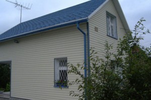 Длвускатная крыша синия с отливом
